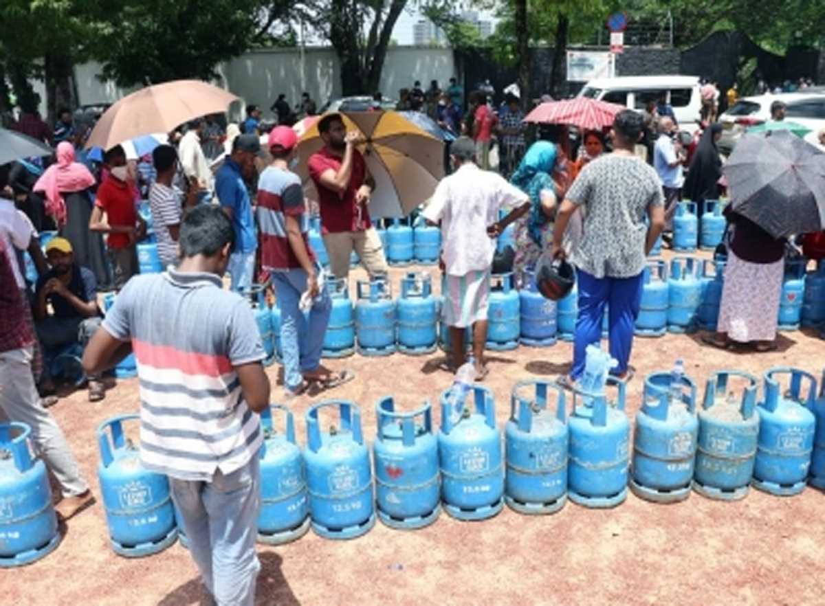 श्रीलंका की जीडीपी में 4.3 प्रतिशत की गिरावट रहेगी : विश्व बैंक